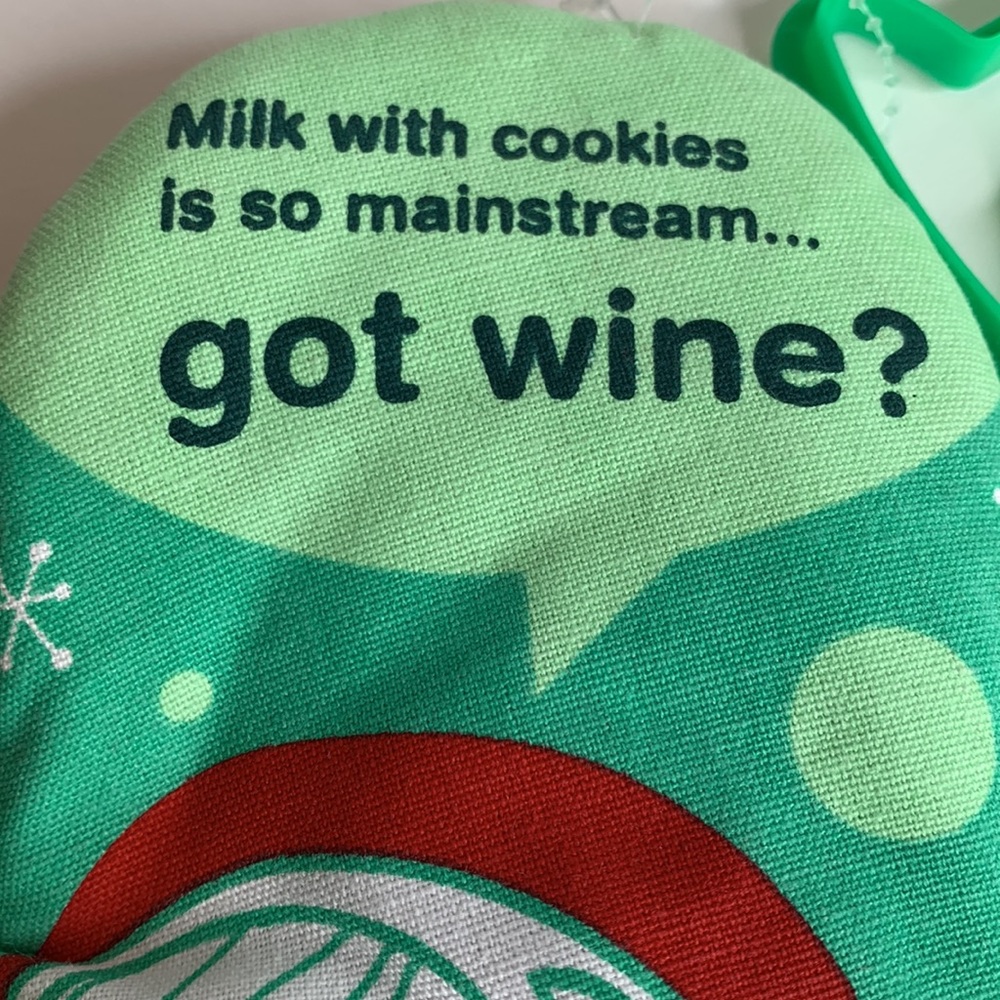 Got Wine? Hipster Santa Oven Mitt with Wine Glass Cookie Cutter - Picture 2 of 8